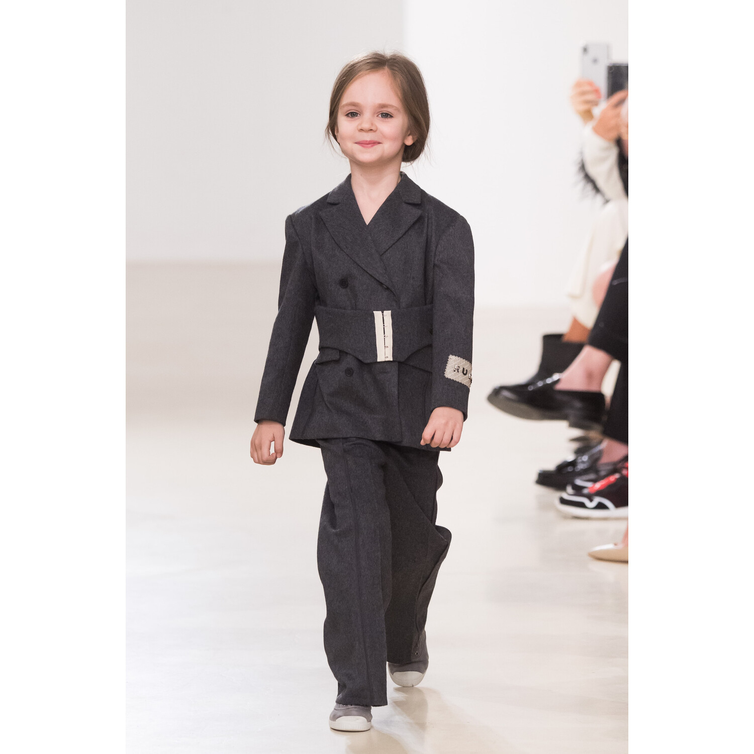 Фото Ruban Fall 2019 Ready-to-Wear / Ruban осень-зима 2019 / Неделя моды: Москва